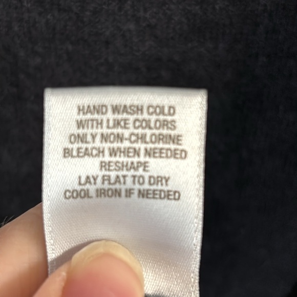 Roz & Ali Black Sleeveless Shell Blouse - Size L - Picture 6 of 6